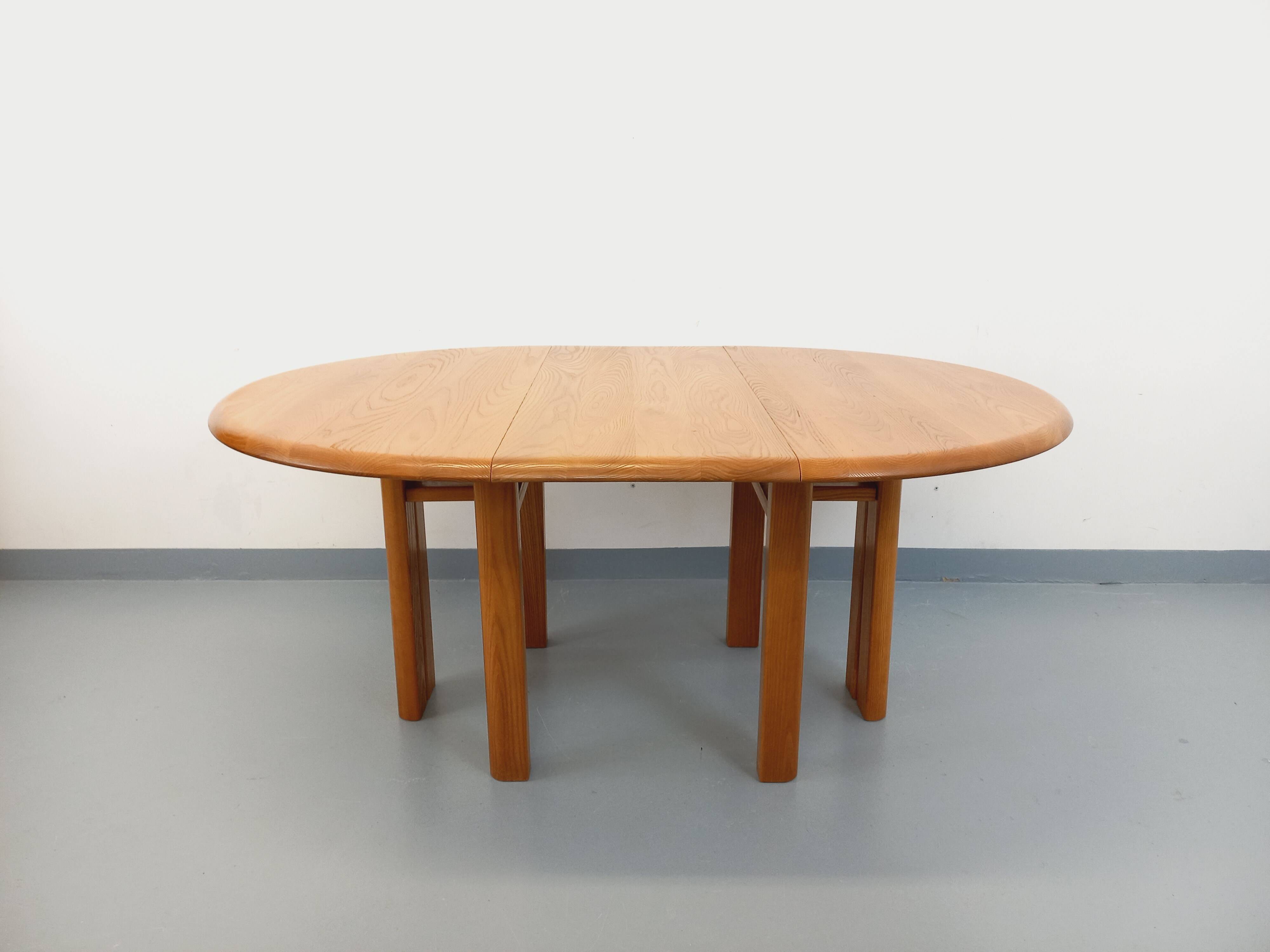 Table à manger ronde vintage Seltz des années 70 80 en orme blond massif