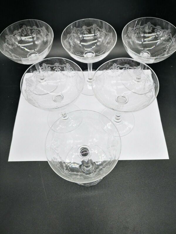 Série de 6 verres à champagne Baccarat modèle Beauharnais