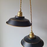 Duo of suspensions in enamelled sheet metal