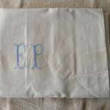 Drap ancien neuf en métis brodé main