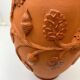 Vase Cruche en terre cuite vintage avec ornement végétale