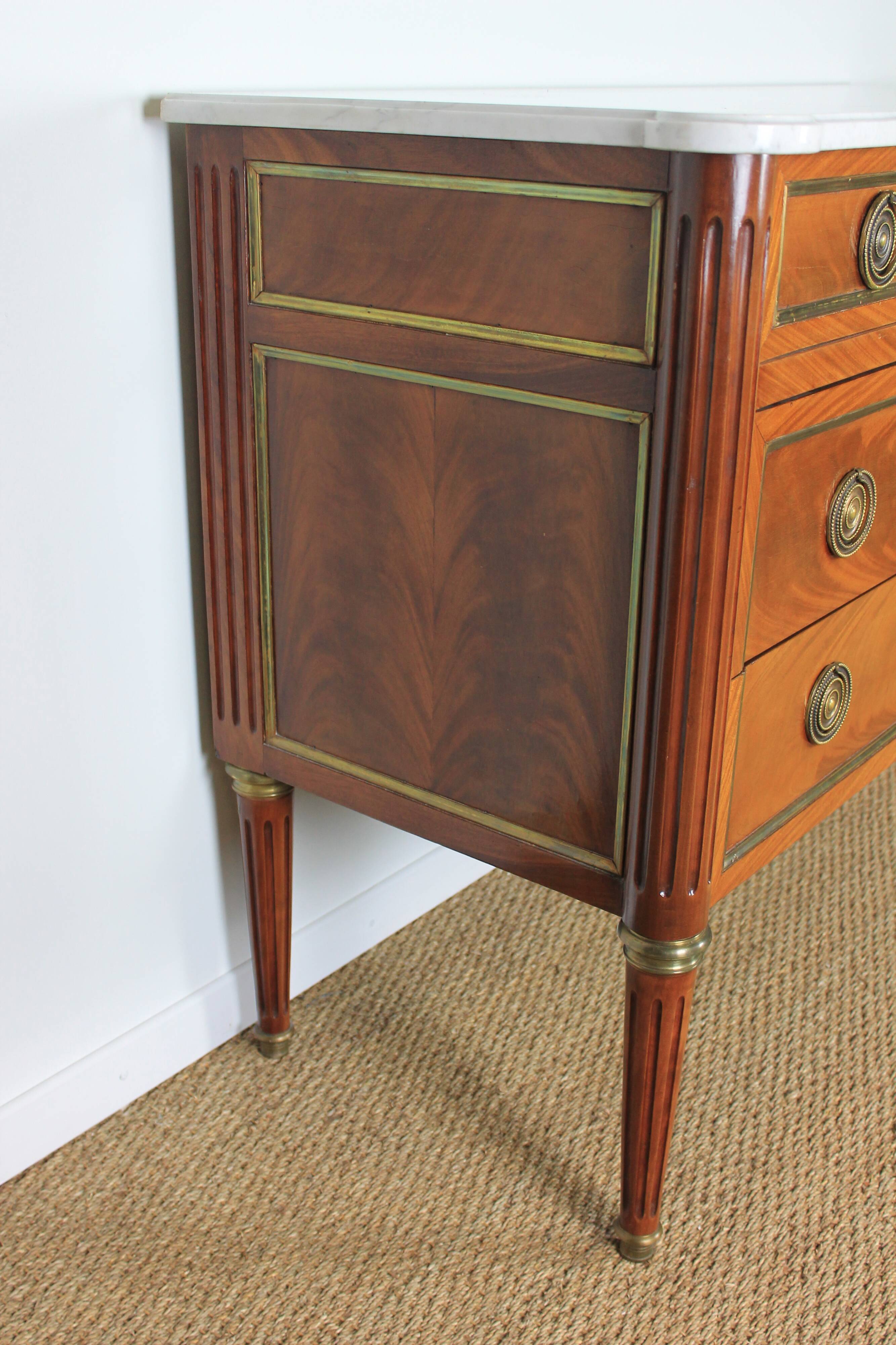 Louis XVI chest of drawers