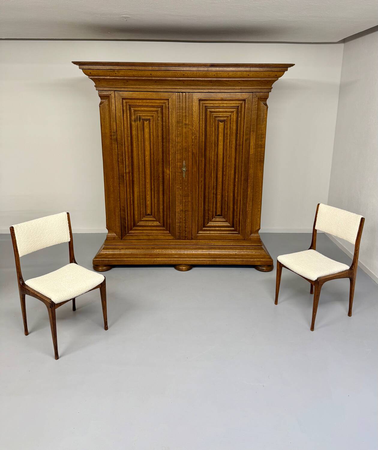 Frankfurt solid wood wardrobe geometric shape vintage wardrobe