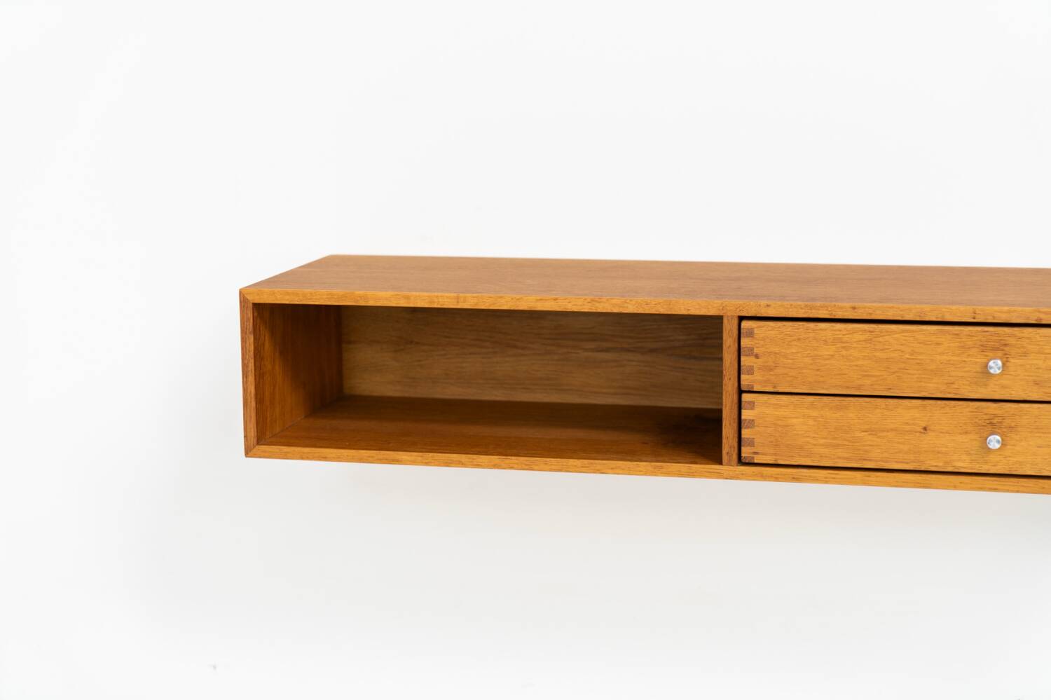 Rare console murale « Modèle 132 » en chêne par Aksel Kjersgaard (Danemark, années 1950).