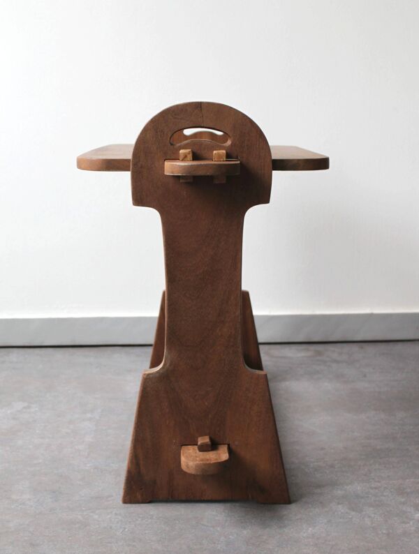 Table d’appoint brutaliste en bois exotique, 50’s.