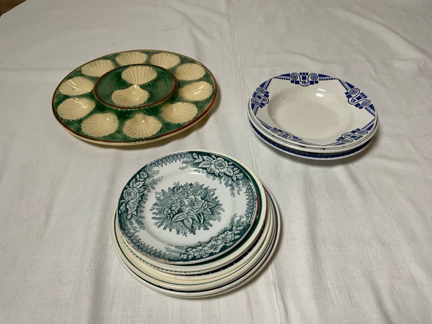 Set of 12 plates