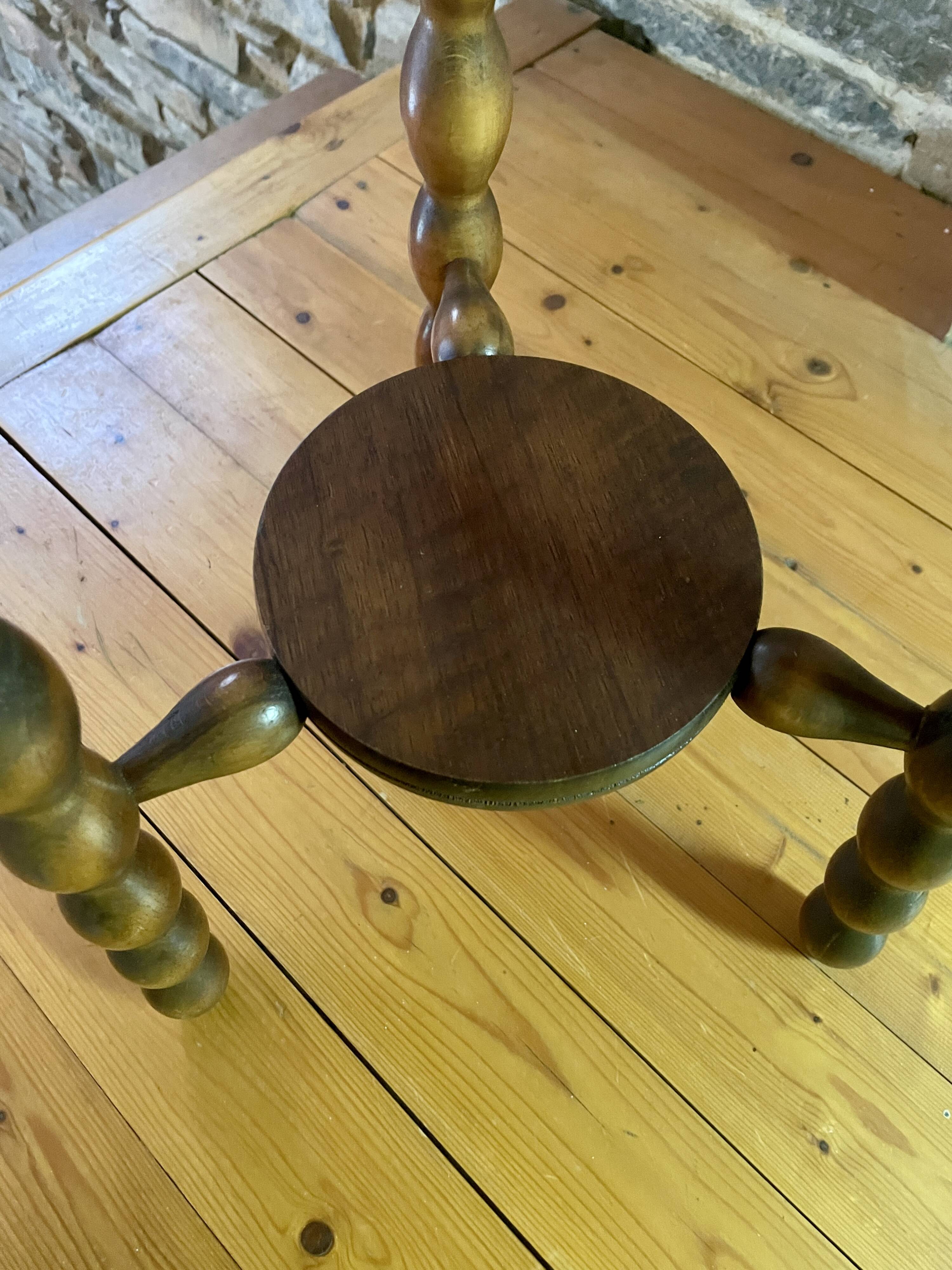 High stool in beaded wood - spool legs