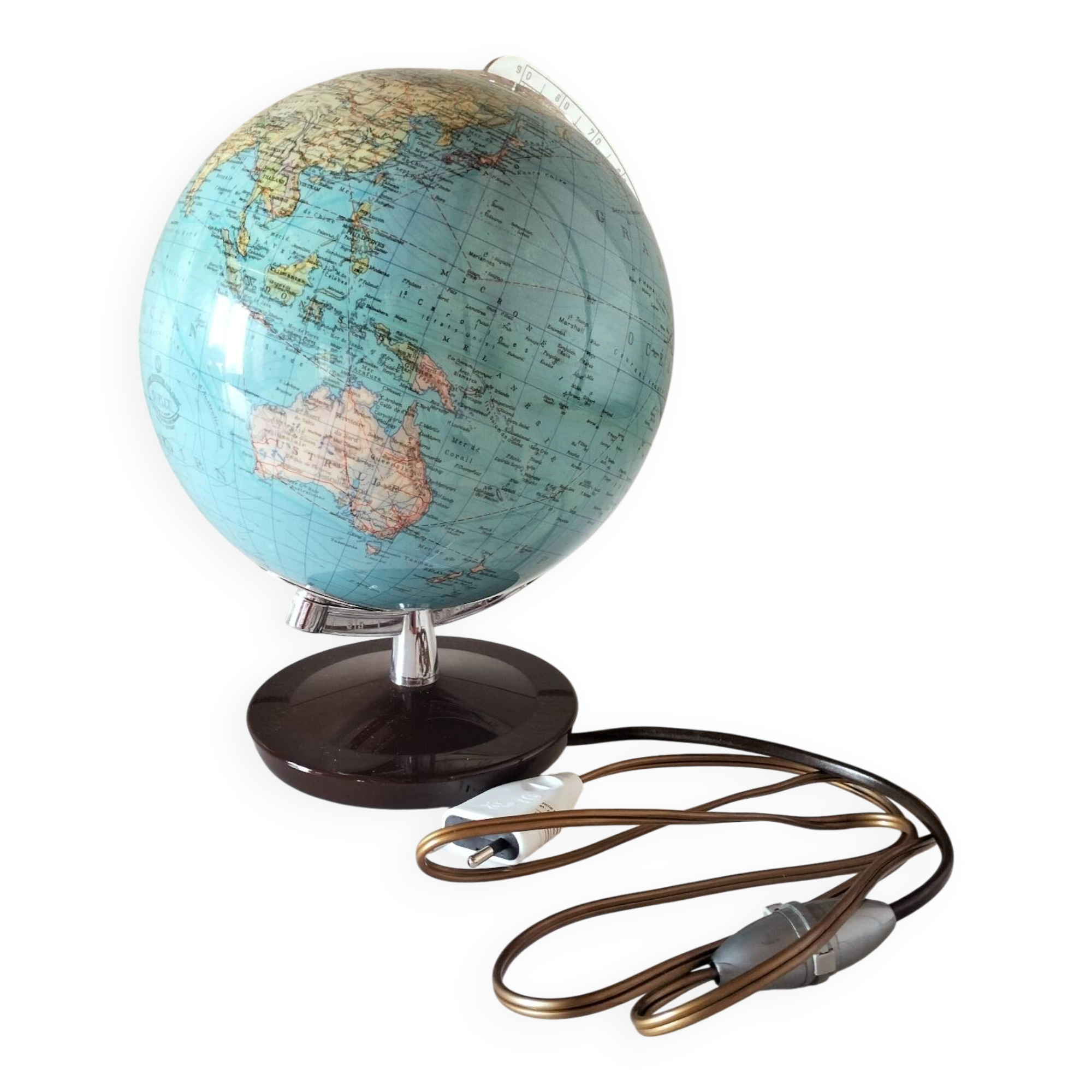 Illuminated globe
