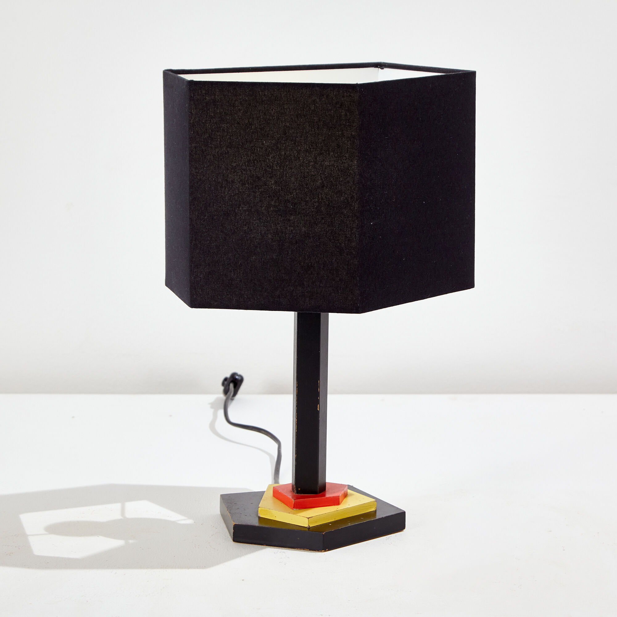 Geometric wooden table lamp