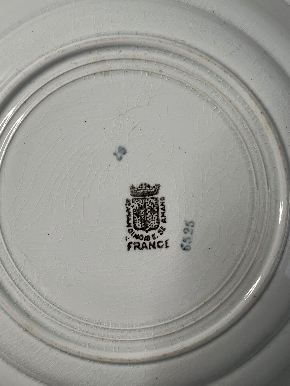 Assiette plate St Amand Corbeille de fleurs