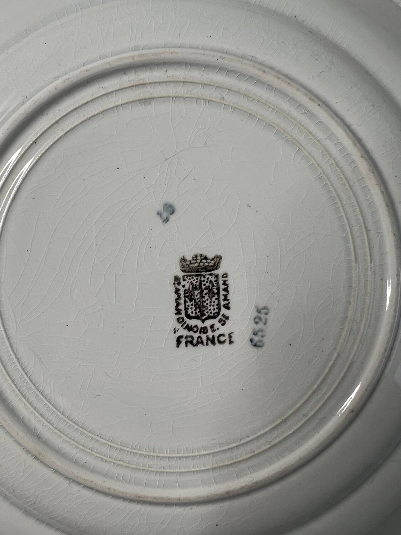 Assiette plate St Amand Corbeille de fleurs