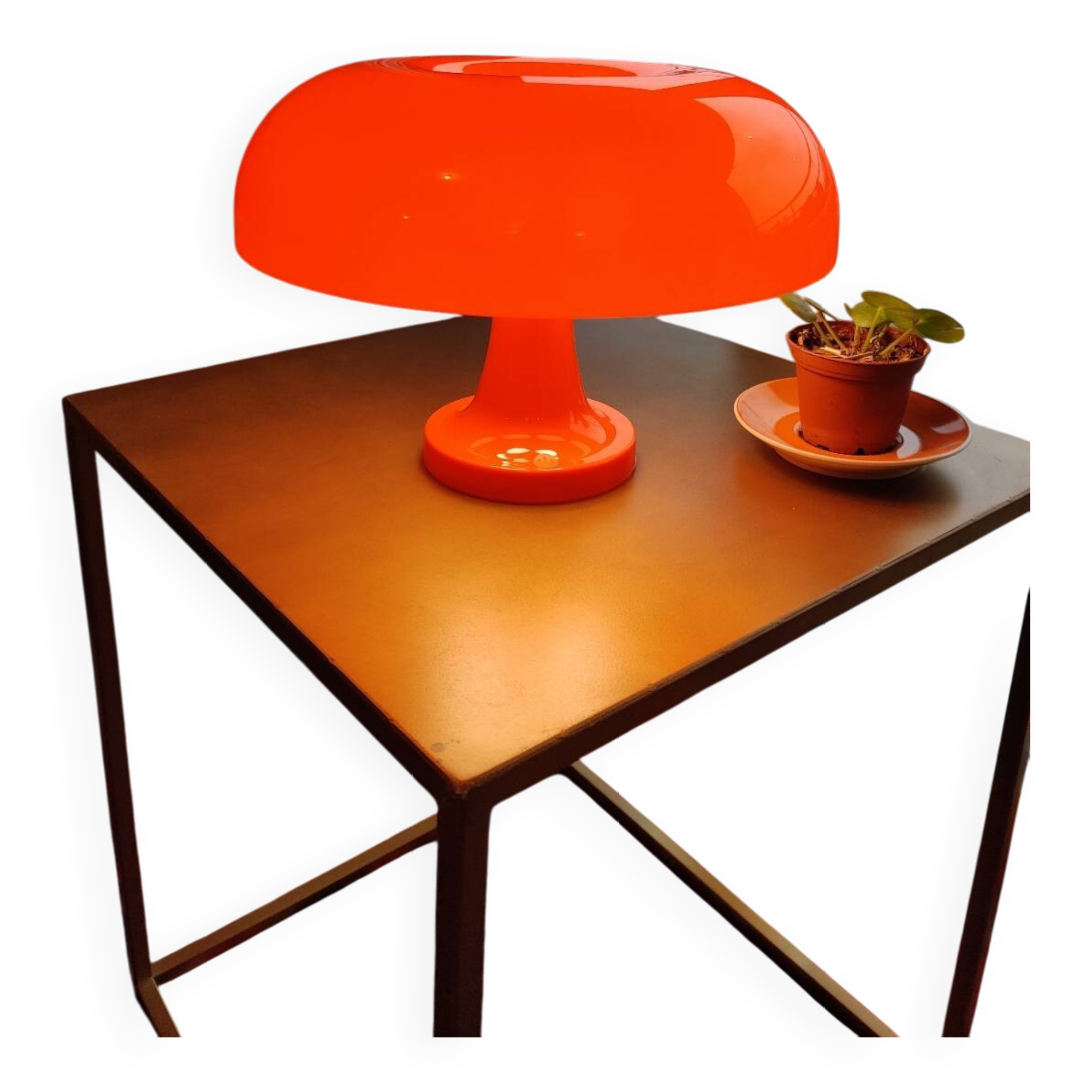 Mushroom LED table lamp