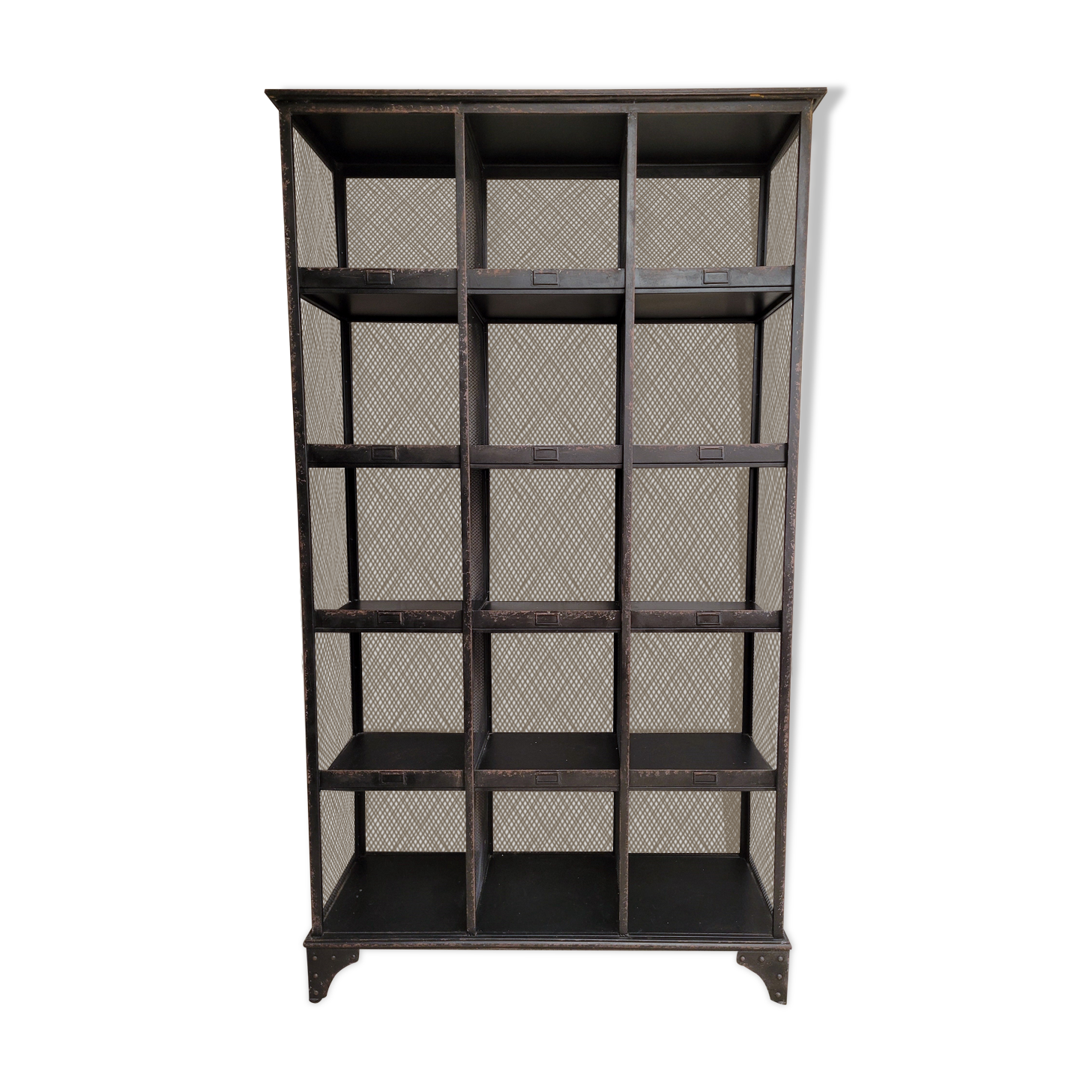 Industrial shelf style postal sorting