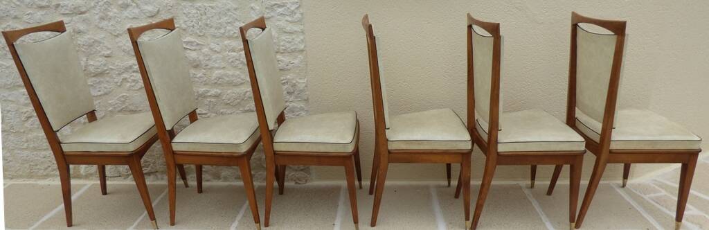 6 Vintage chairs in white beige imitation leather and solid wood with brass legs