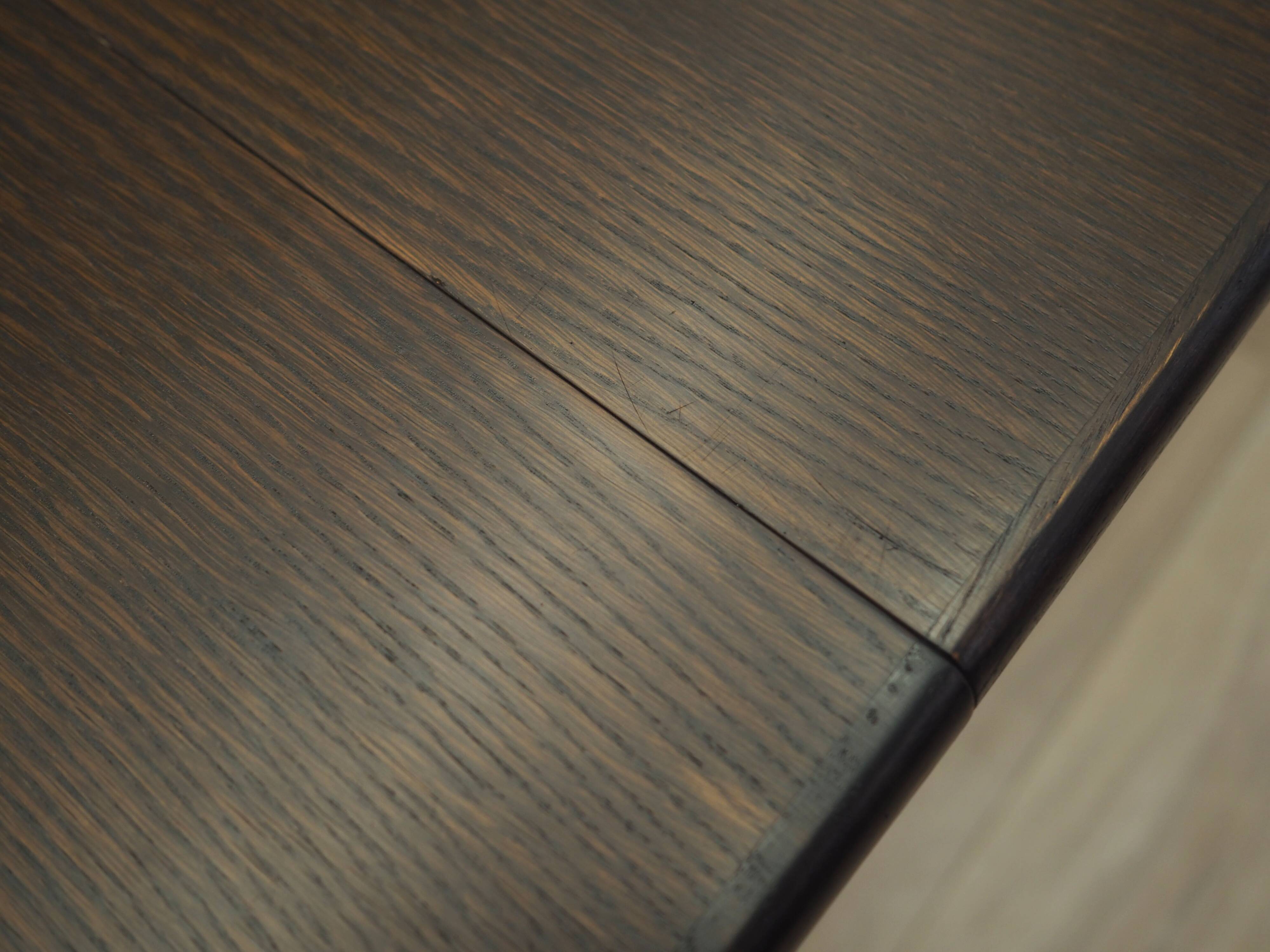 Table en chêne, design danois, années 1970, fabricant : Skovby