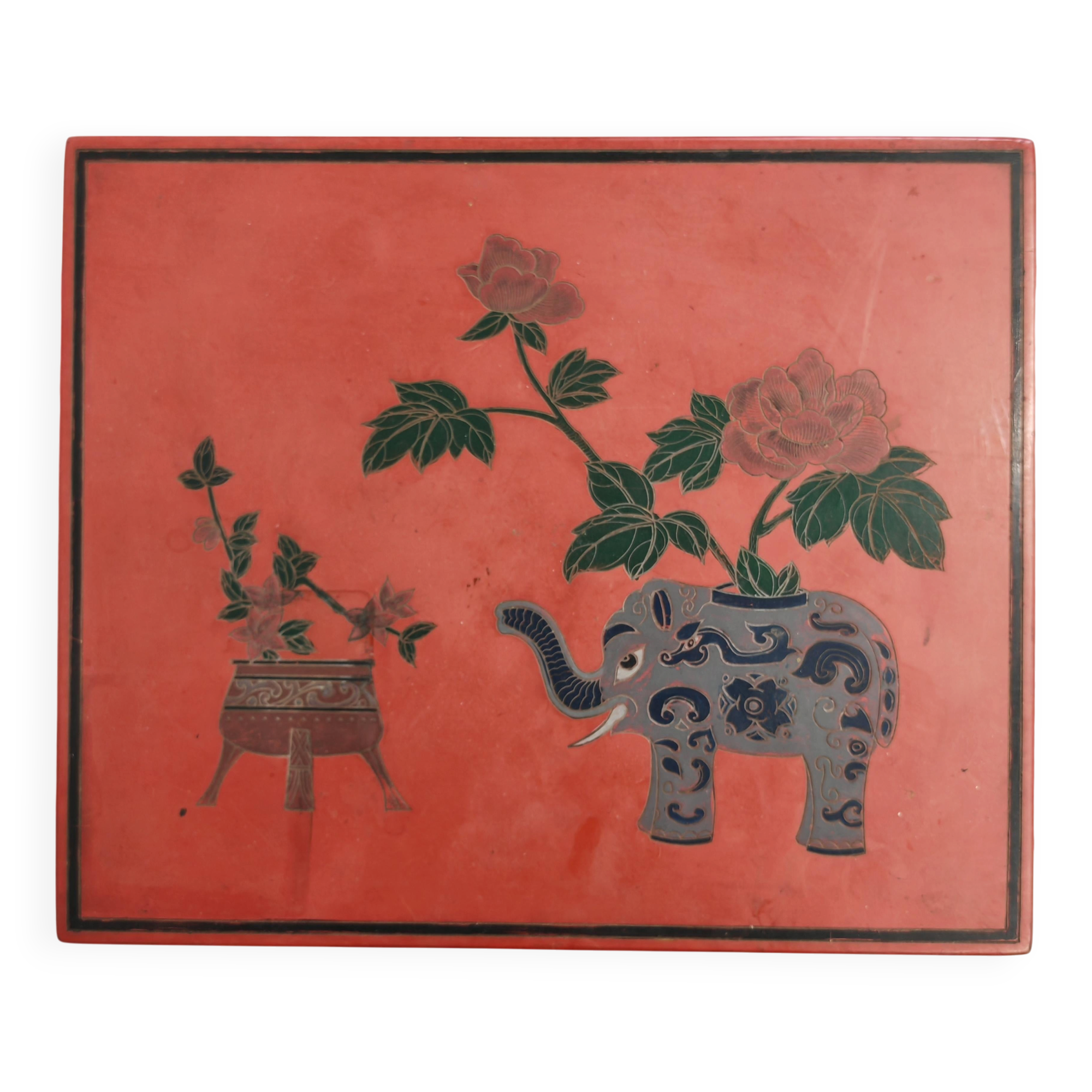 Antique bedside tables in lacquer with hand-painted decorations.