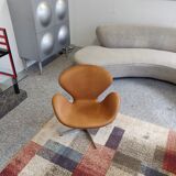 Arne Jacobsen Swan chair by Fritz Hansen
