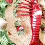 Assiette ancienne spectaculaire en céramique barbotine, ornée d'un homard