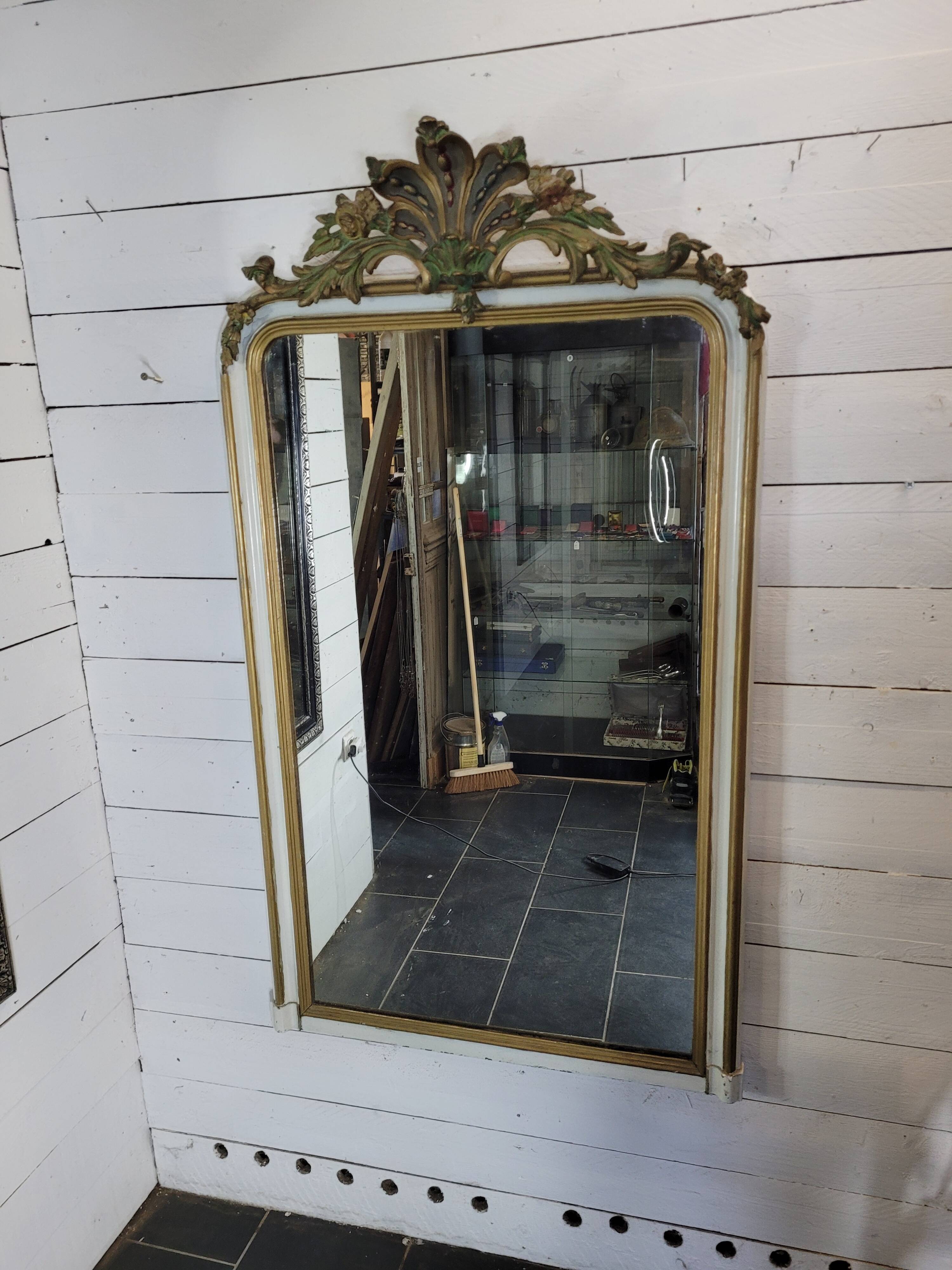 Old Louis XV style mirror with gold and white patina, 145×82cms