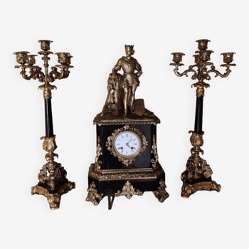 Pendulum with 2 candelabras