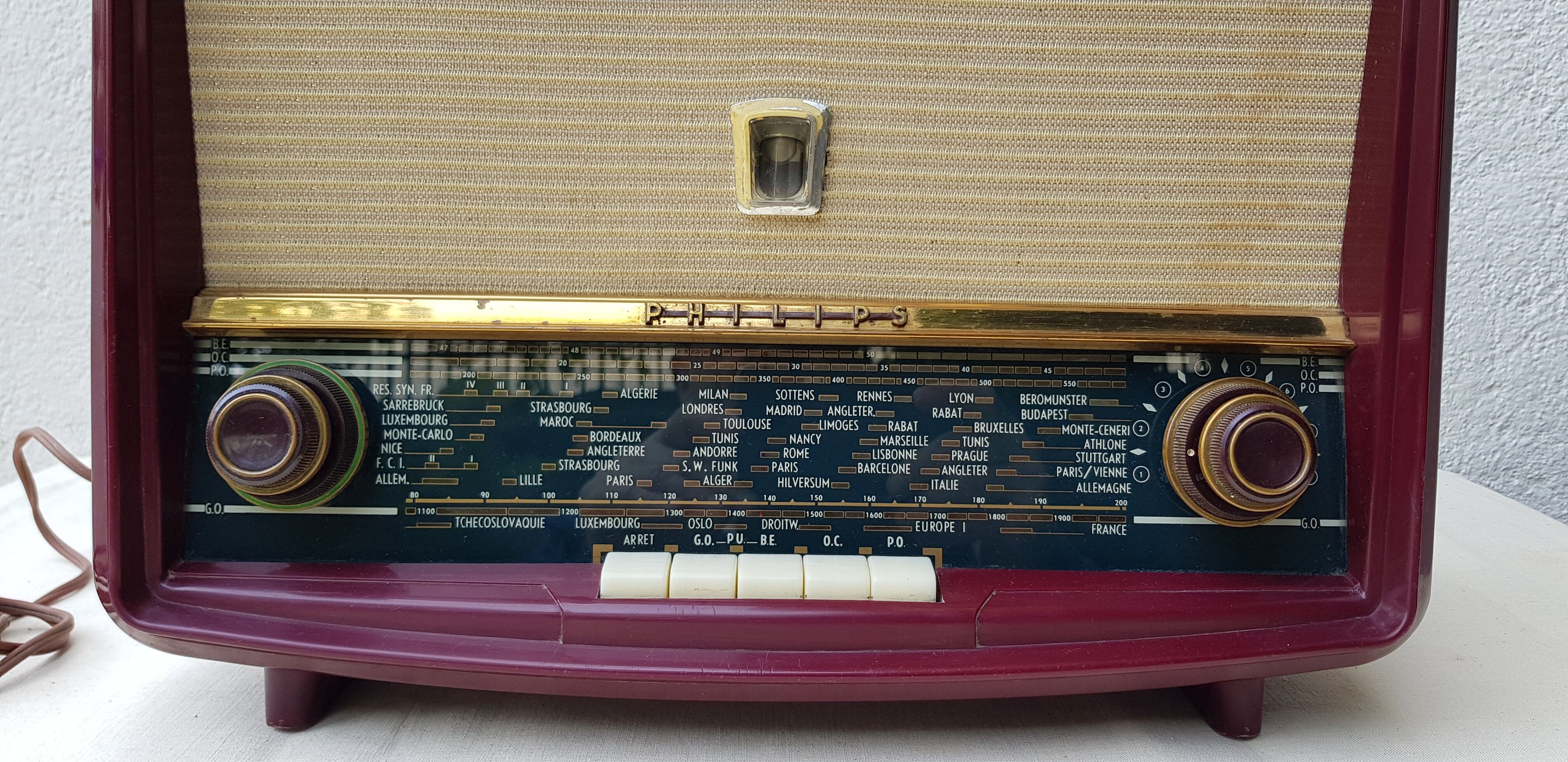 Red Bakelite TSF radio station