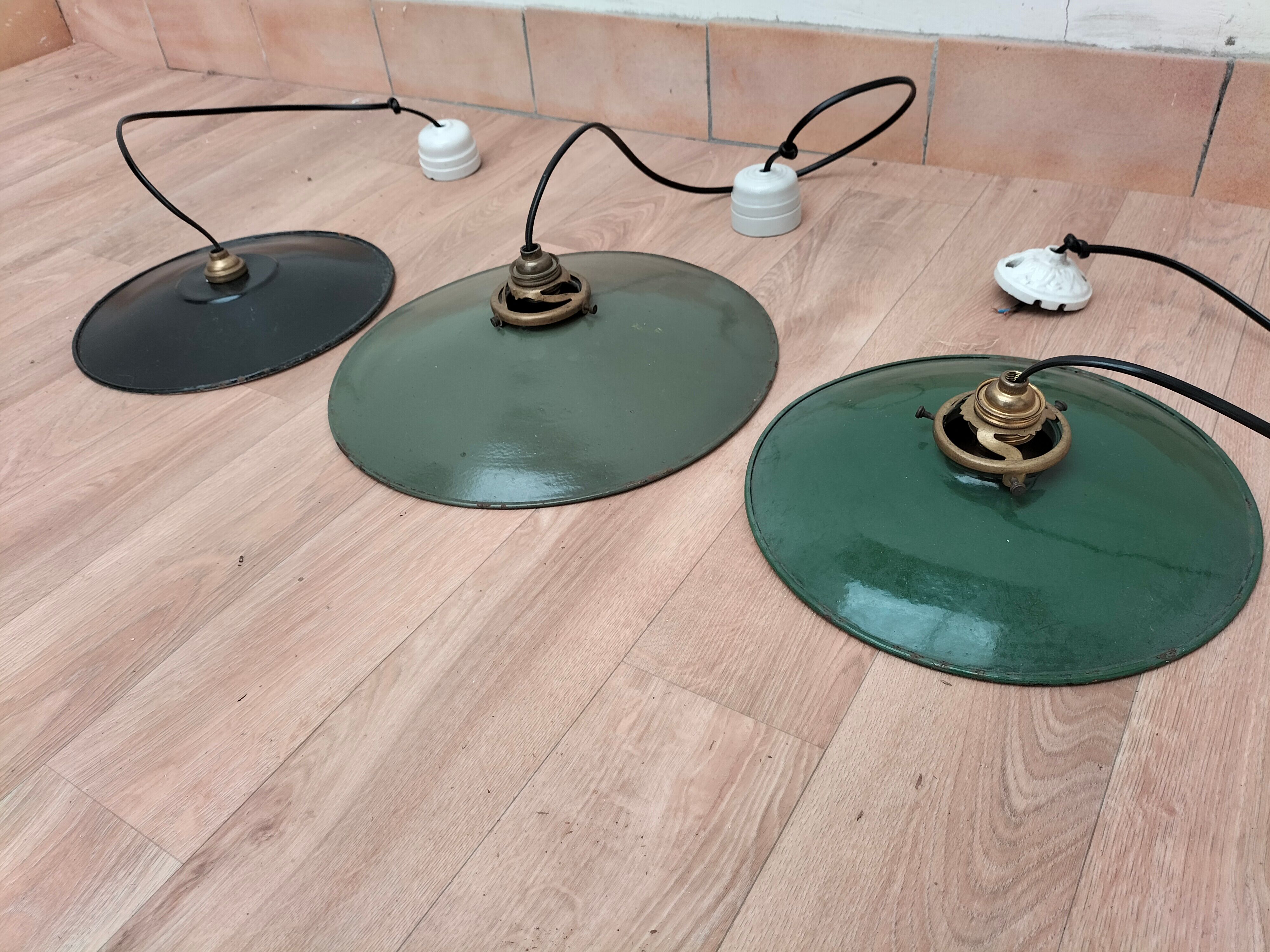 Series of 3 industrial suspensions