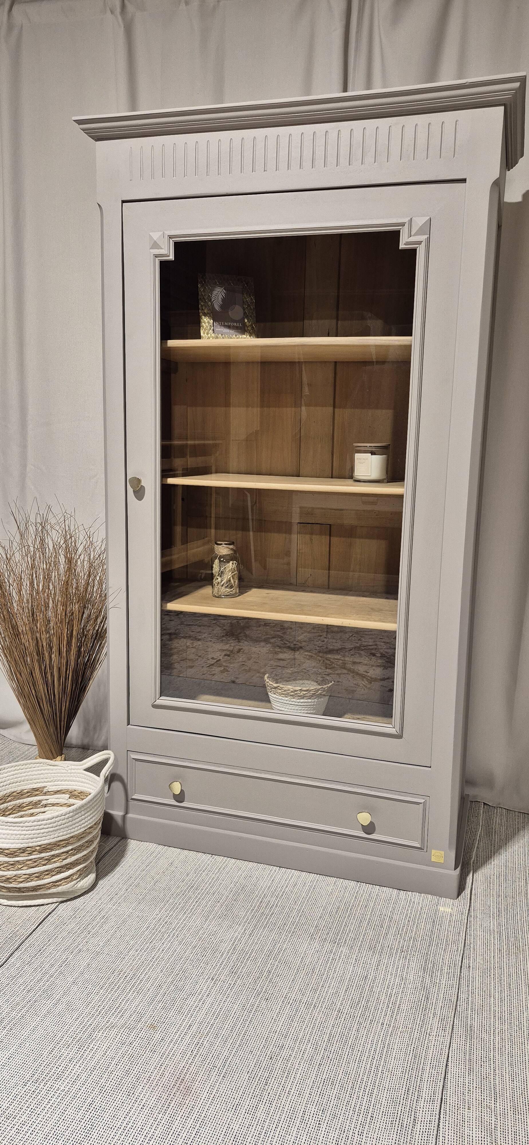 Glass display cabinet with drawer