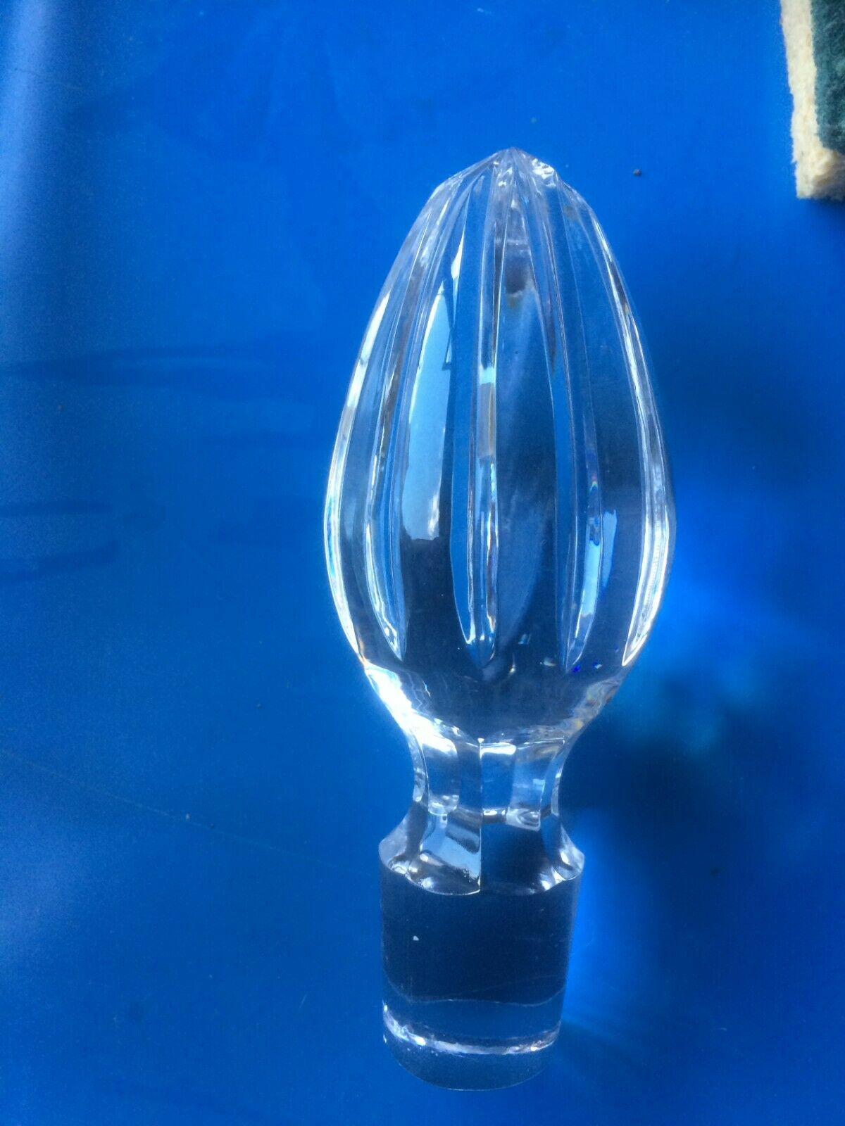 Lot of 2 crystal carafe