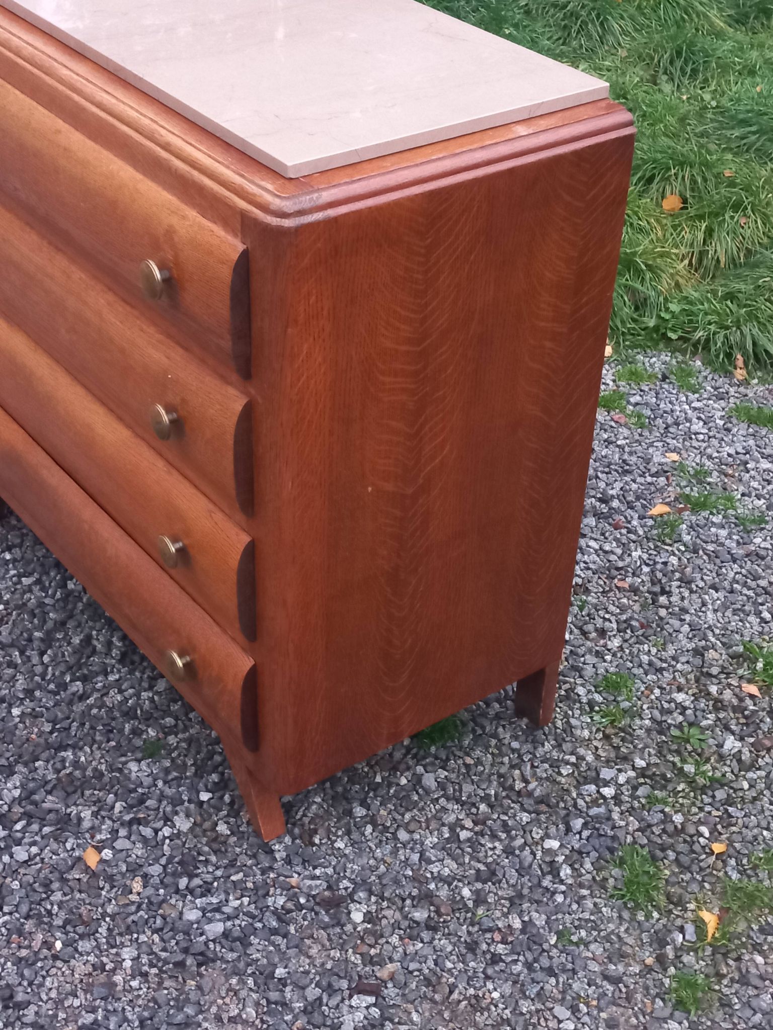 Vintage oak chest of drawers with splayed legs and 4 drawers, circa 1950
