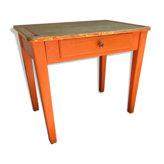 Children's desk made of orange base wood