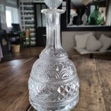 Round molded glass decanter with cap