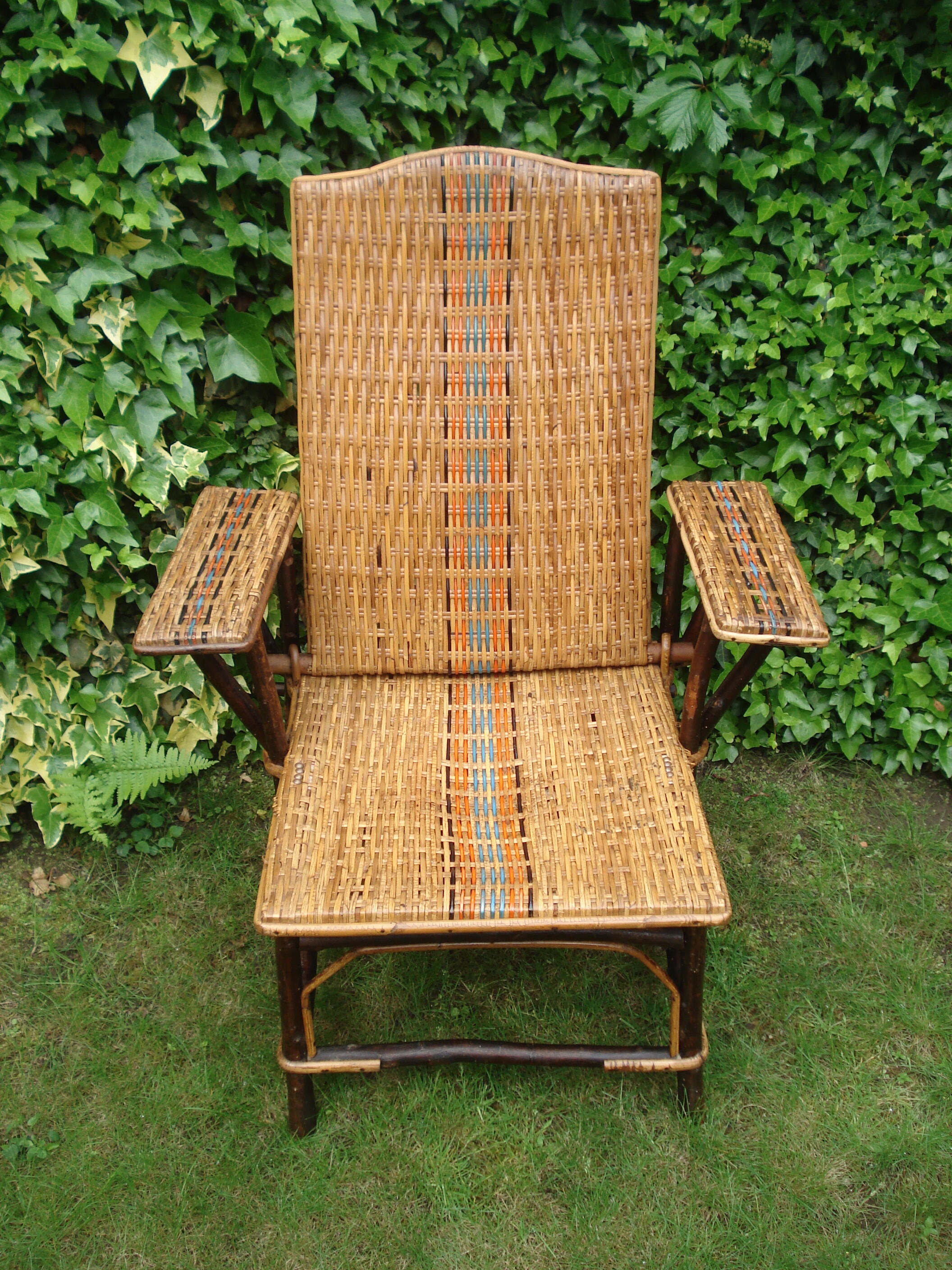 Rattan  and wicker lounge chair vintage 1920