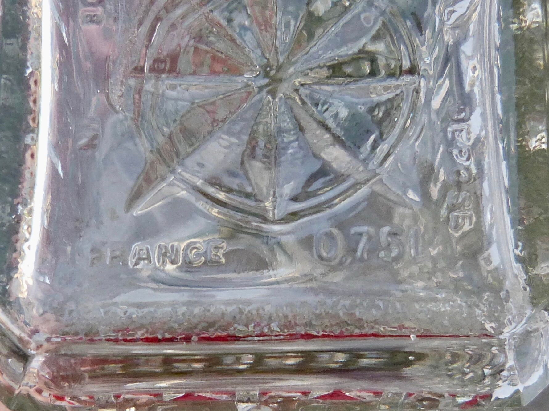 Glass whisky decanter