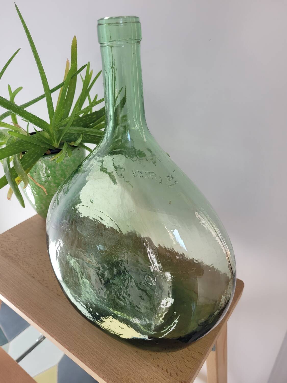 Flat demijohn