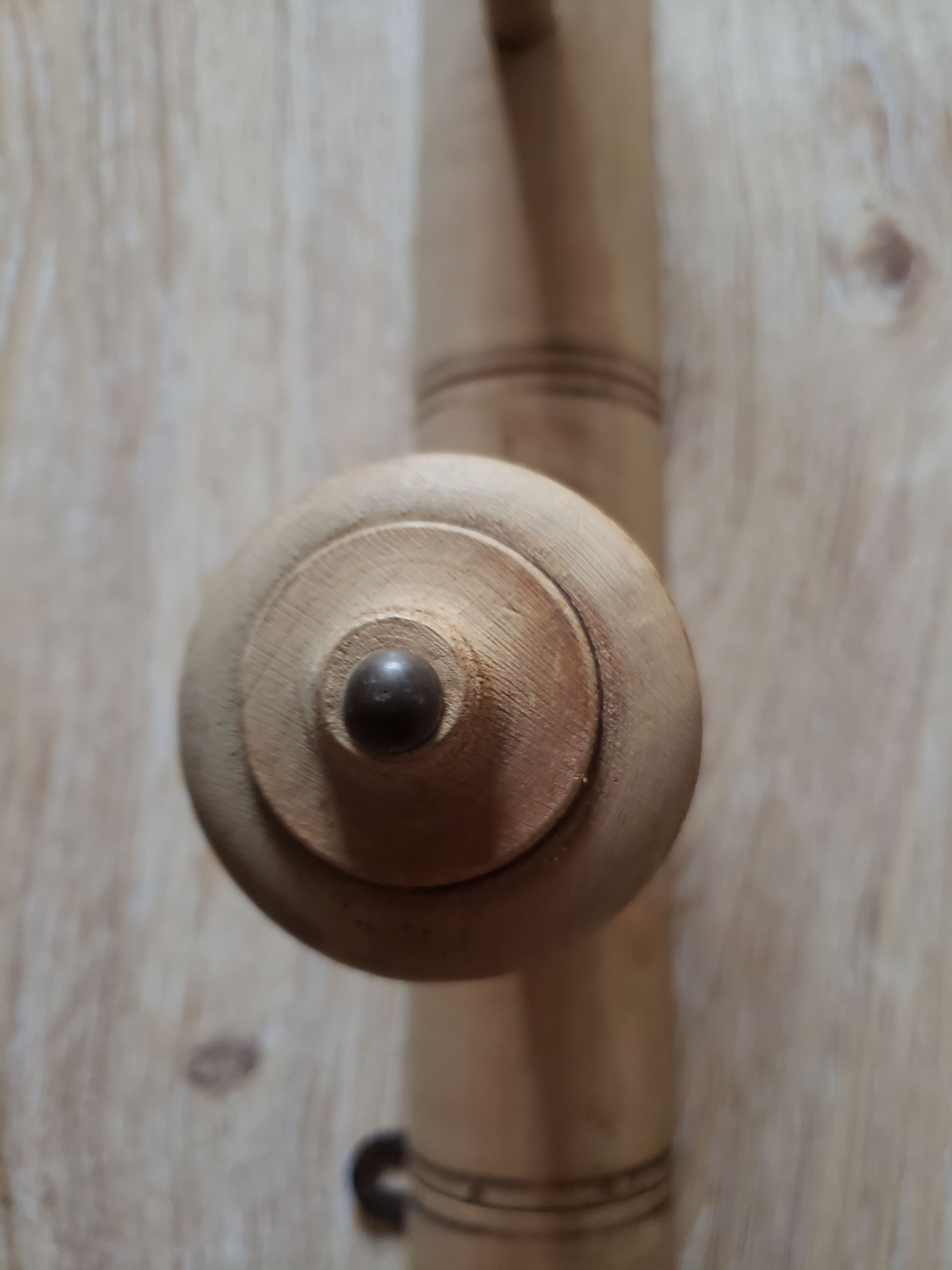 Former wooden wall coat holder 4 patères