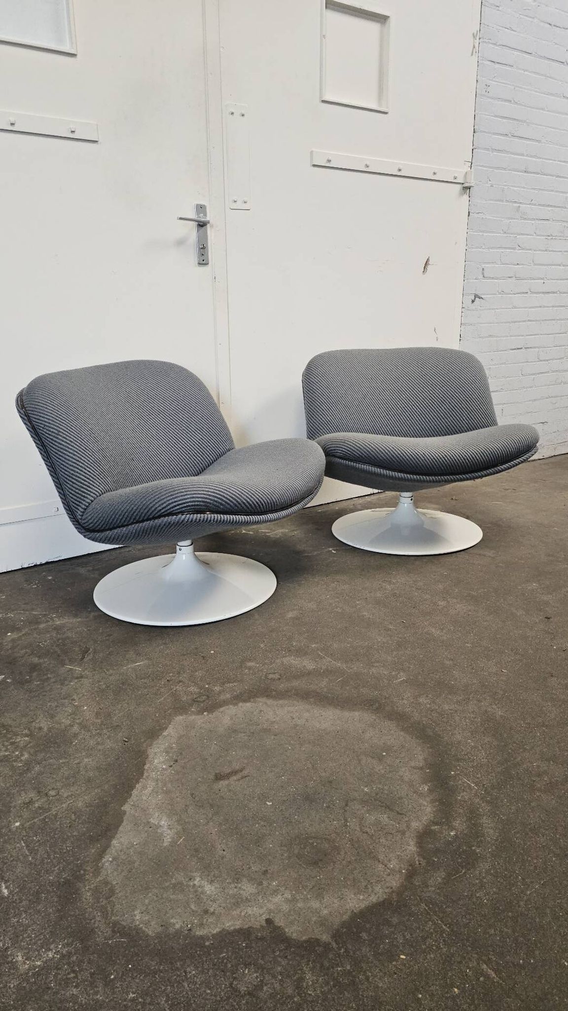 Artifort 508 swivel chairs designed by Geoffrey Harcourt.