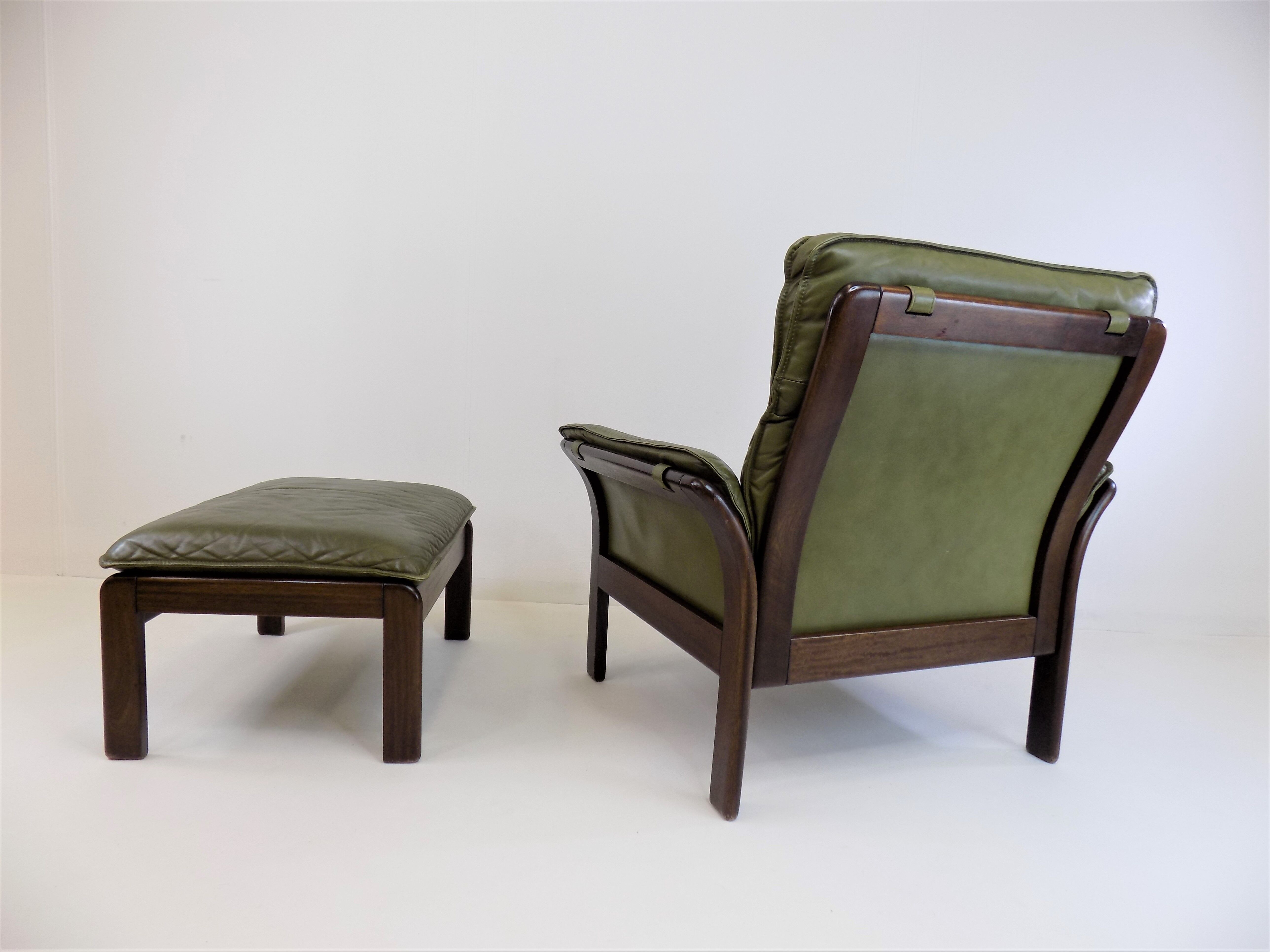 Dreipunkt International Scala leather lounge chair with ottoman