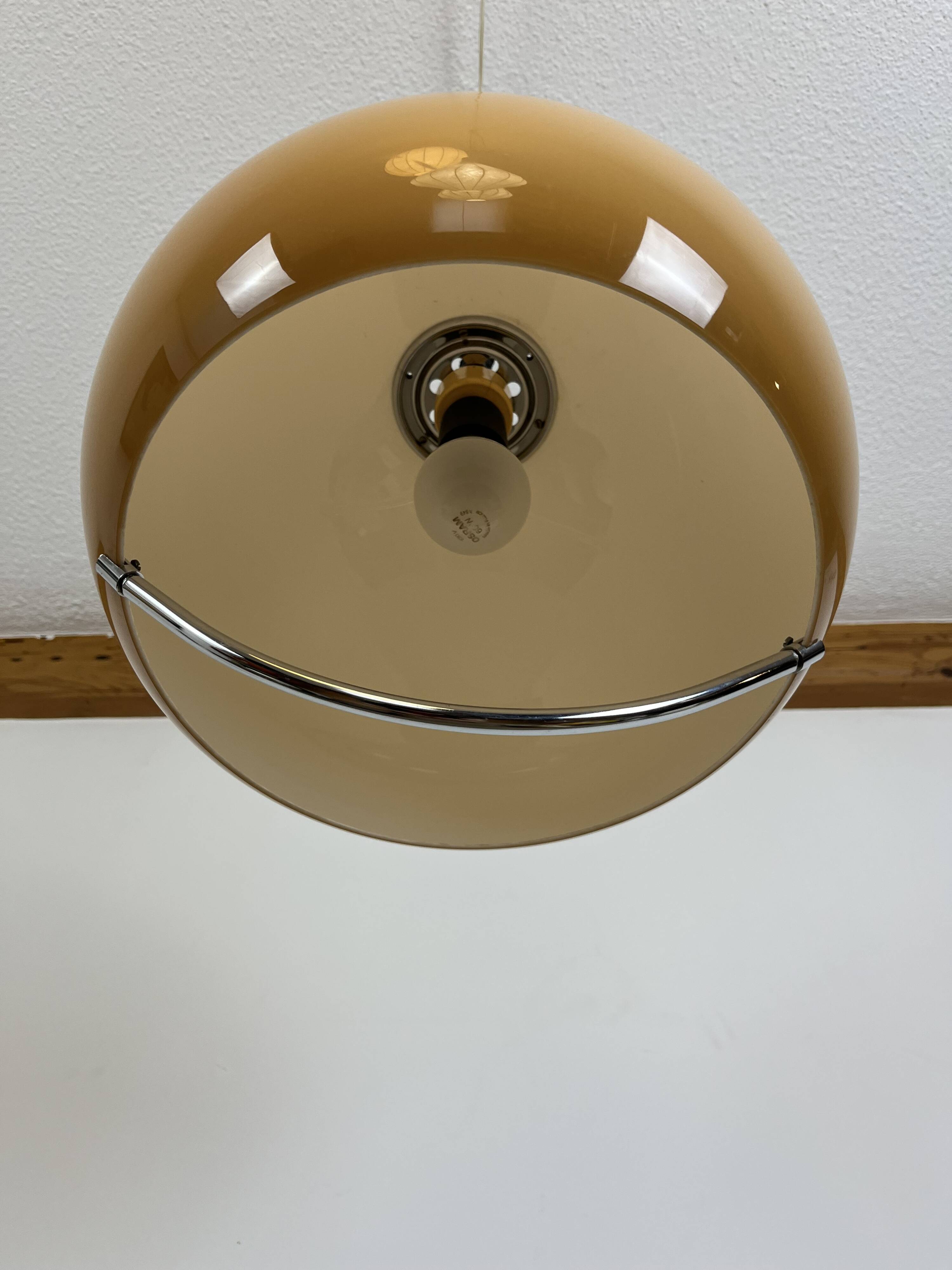 Guzzini pendant light, Jolly model by Luigi Massoni, 70's space age style
