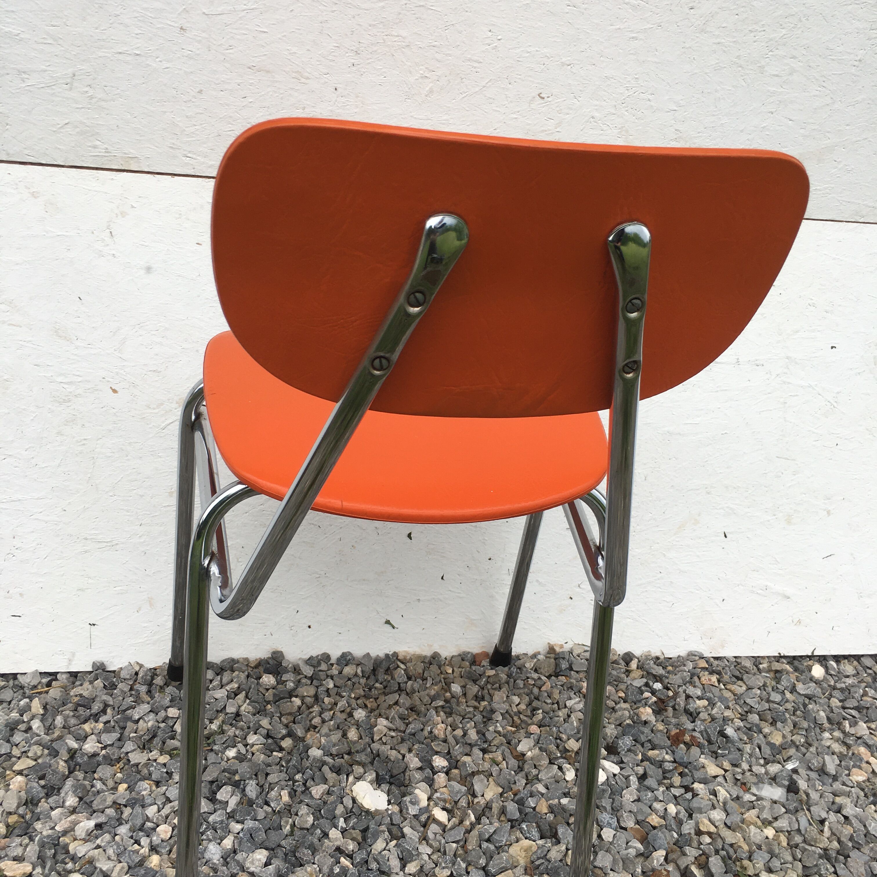 Orange skaï chair