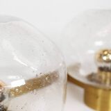 Appliquz mural en laiton vintage et en verre soufflé à la bouche.