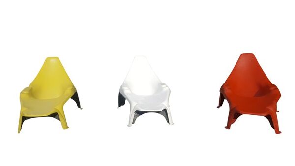 Chaise longue de piscine jaune moderne du milieu du siècle