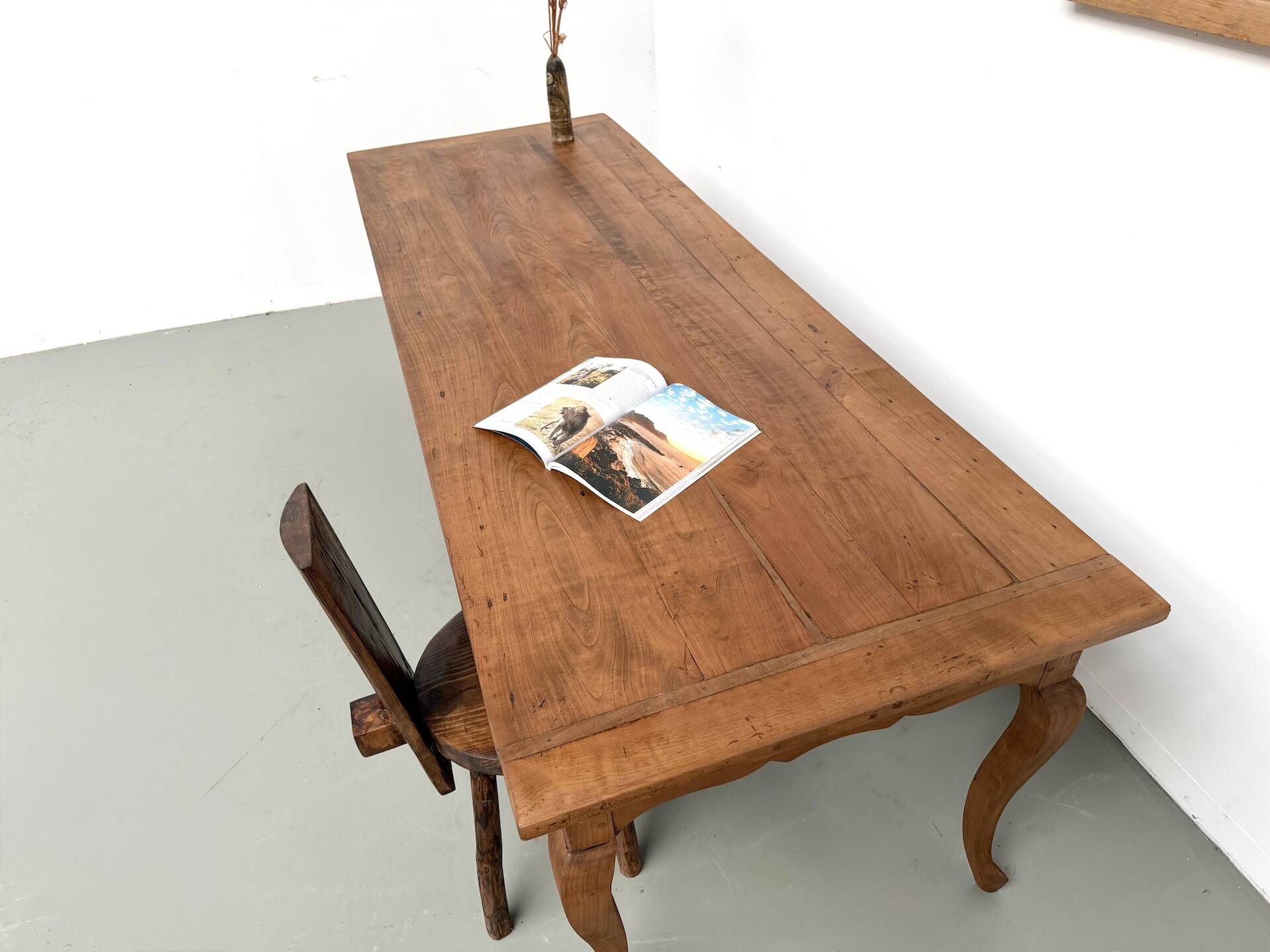 Grande table de ferme en merisier massif des années 1900