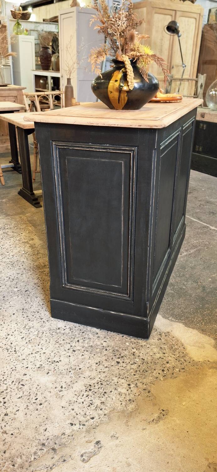 Antique counter