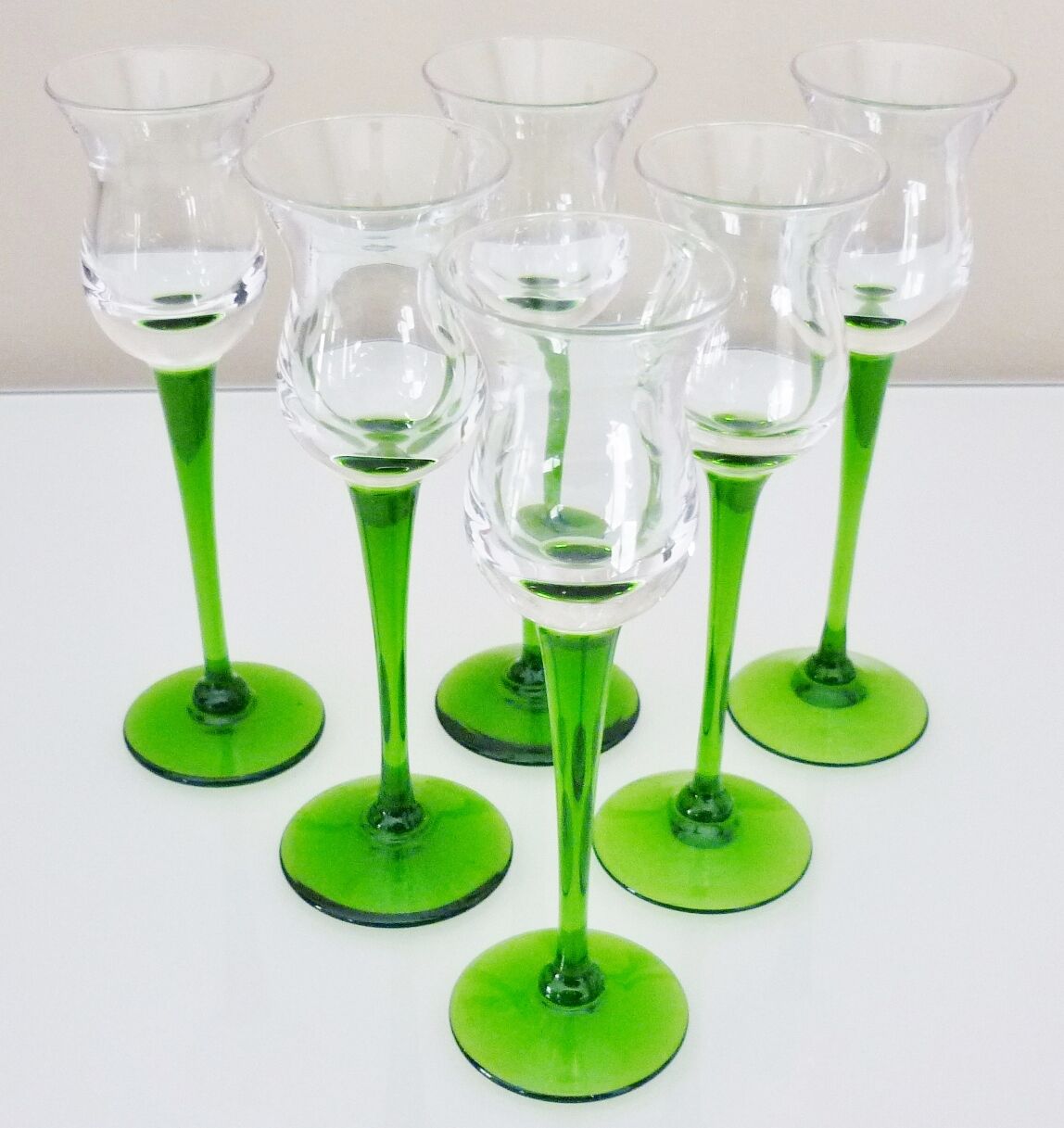Service à liqueurs, verre soufflé, signé Portieux, 1 carafe & 6 verres sur pieds