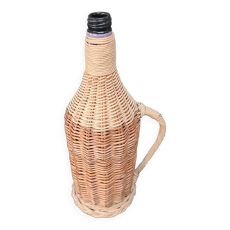 Wicker bottle with handle