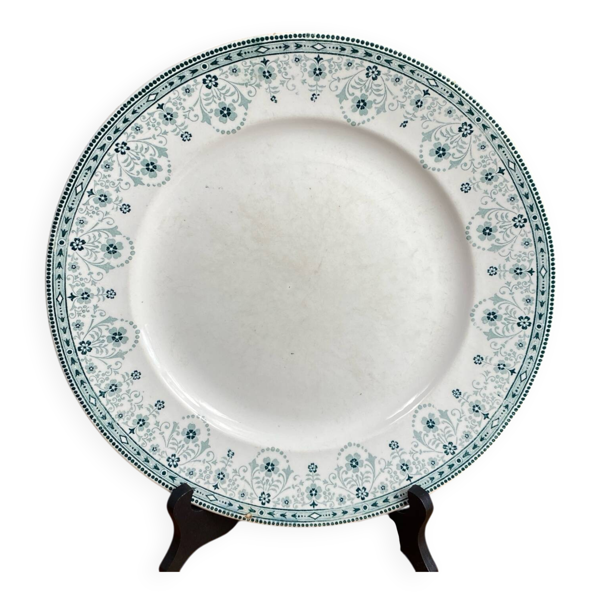 Round plate, iron earth, Wolves' Mills