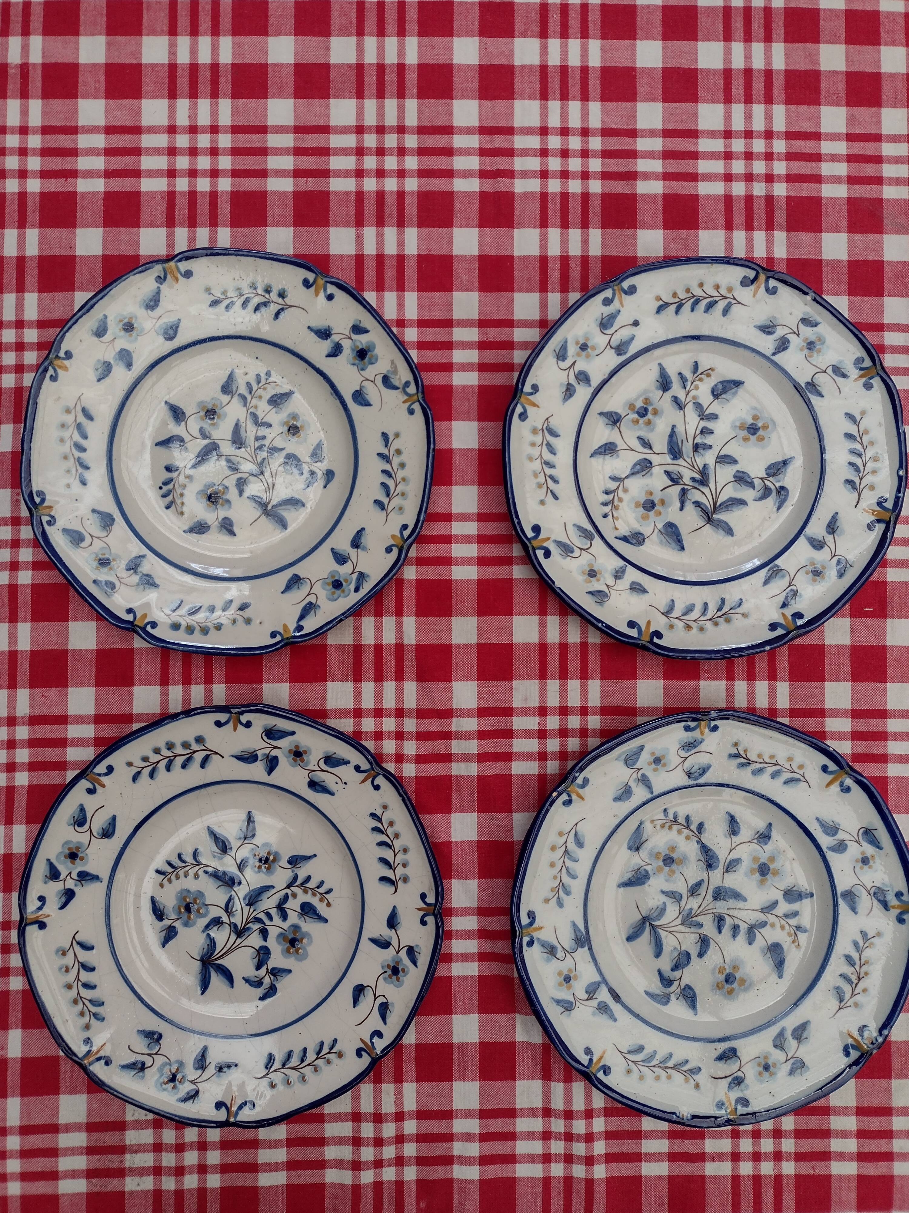 4 plates Nevers montagnon early XXth