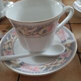 Tea cup with saucers