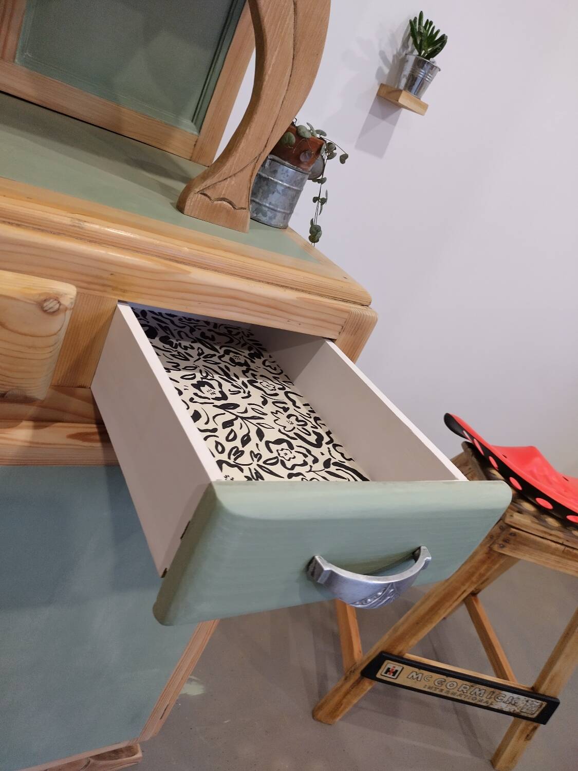 Mado style sideboard