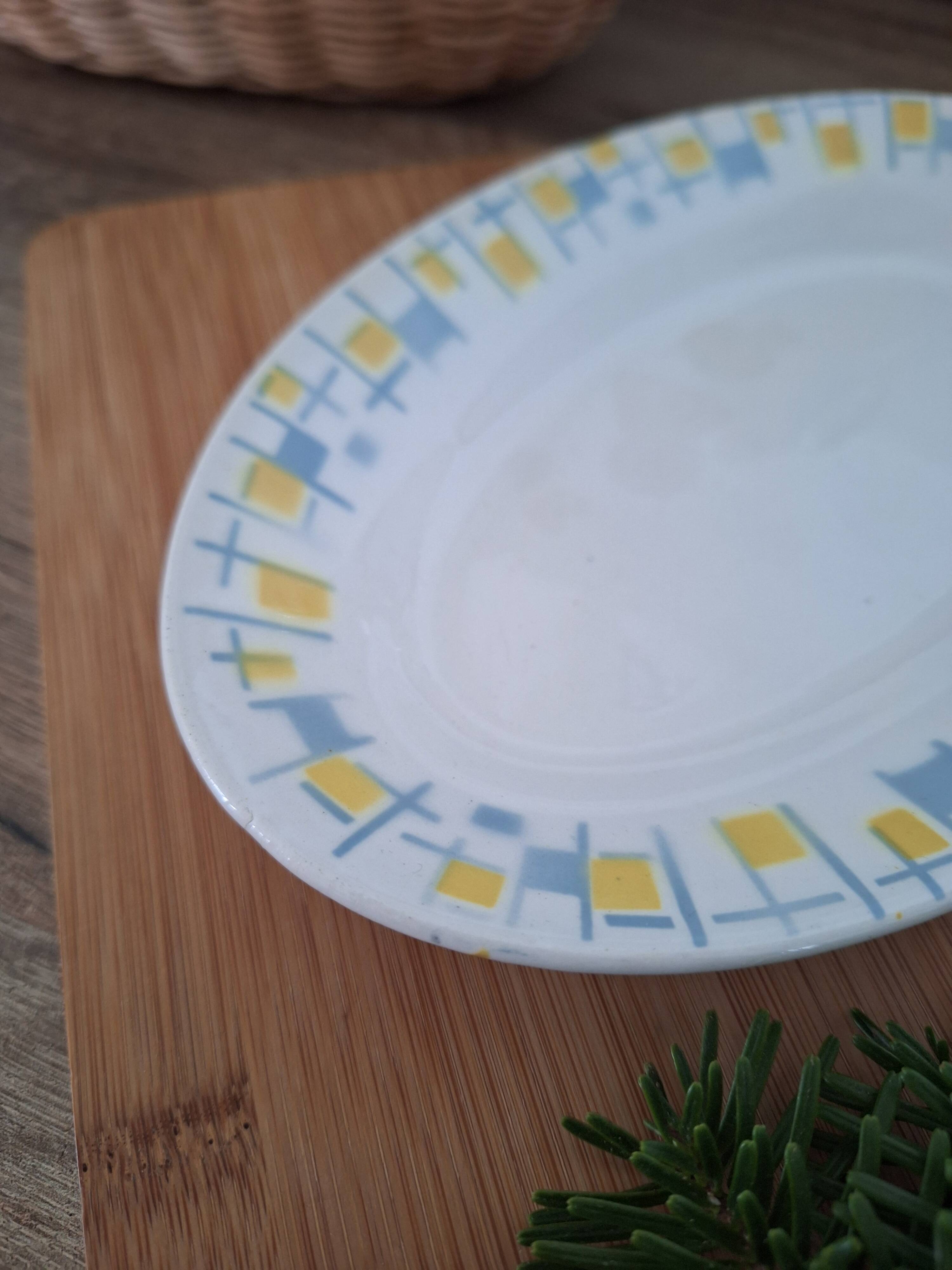 Yellow and blue dish from L'Amandinoise
